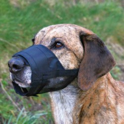 Muzzle with net insert, polyester, black
